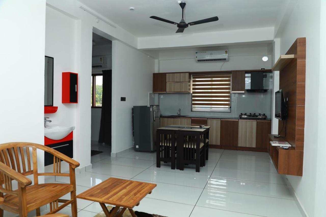 Отель Achoos Residency Терувалла Экстерьер фото